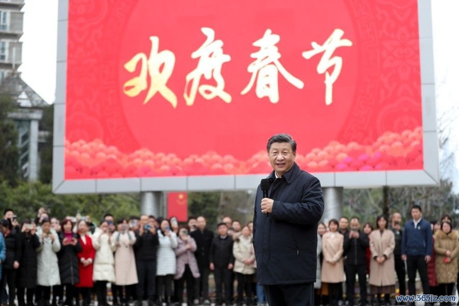 2021年2月4日下昼,习近平总通知在贵州省贵阳市不雅山湖区金阳街说念金元社区同社区群众亲切一样。新华社记者 丁海涛 摄